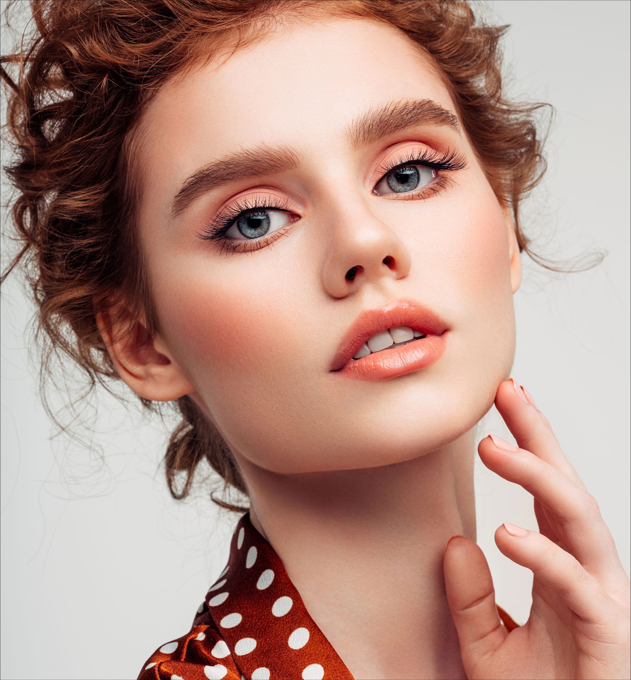 a close up of a woman